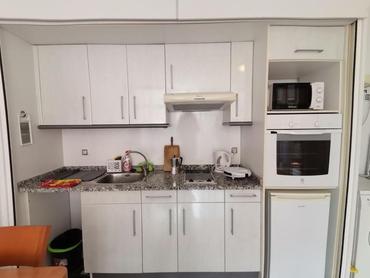 Apartamento+parking +piscina A 250mts Playa Fenals Appartement *