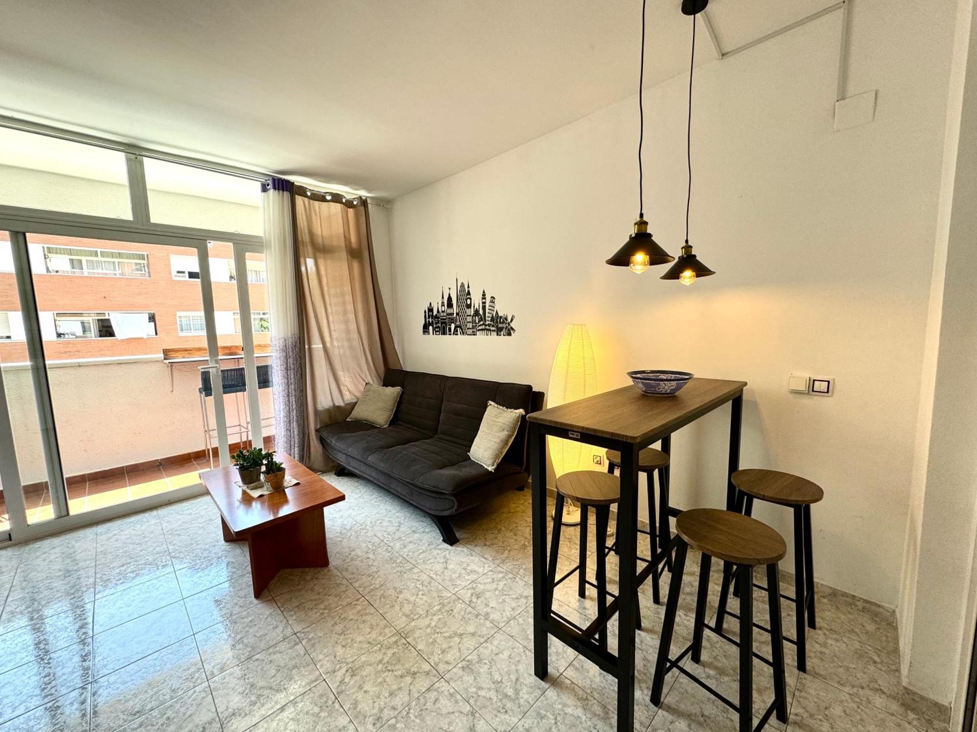 Apartamento+parking +piscina A 250mts Playa Fenals Appartement